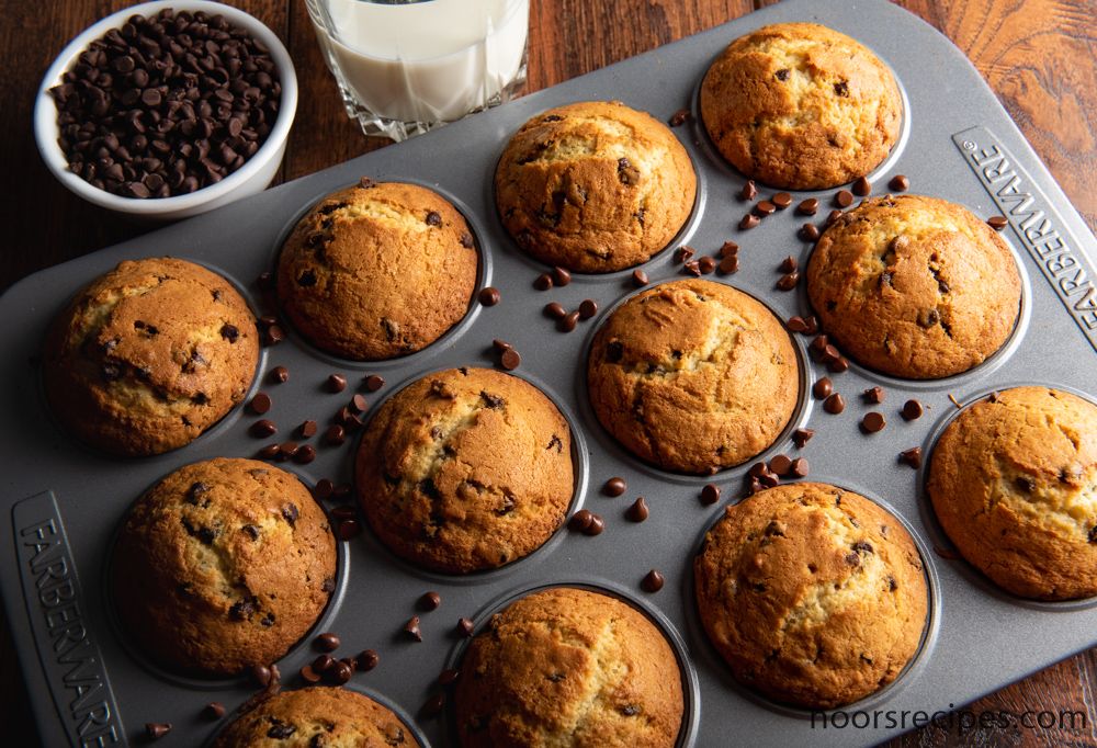 chocolate chip muffins - noorsrecipes